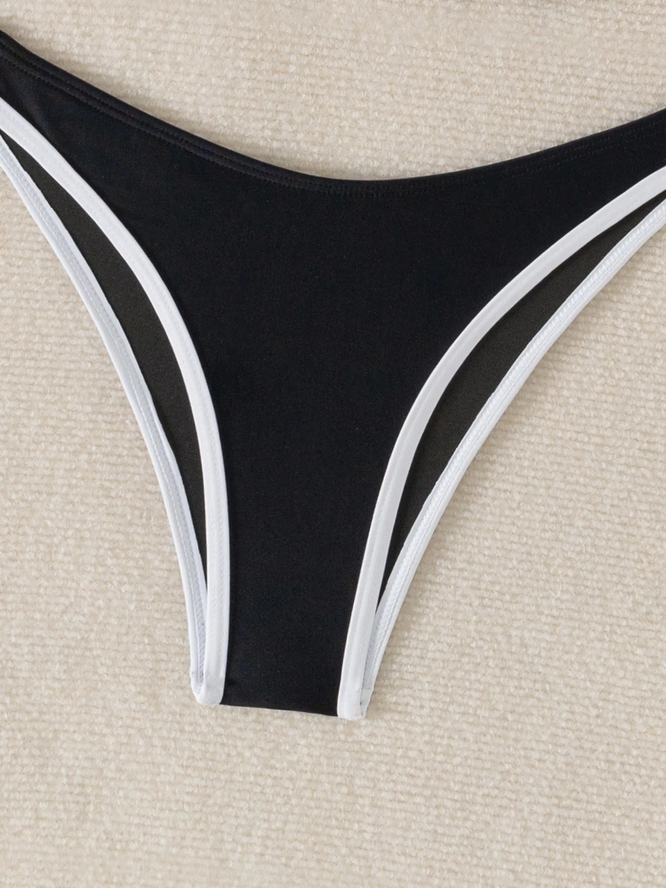 WildAura Push-Up Bikini Set, leopard print, underwire, suspender straps, backless, women’s swimwear, Ftfmarket.net UK.