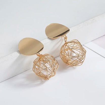 Korea Pearl Earrings 2025, round geometric statement earrings, vintage gold color, women's fashion jewelry, party accessories, gift.
Korea pearl earrings, round geometric earrings, vintage gold color, statement earrings, women's fashion jewelry, party accessories, gift, ftf fashion, mode ftf, FTF Market UK