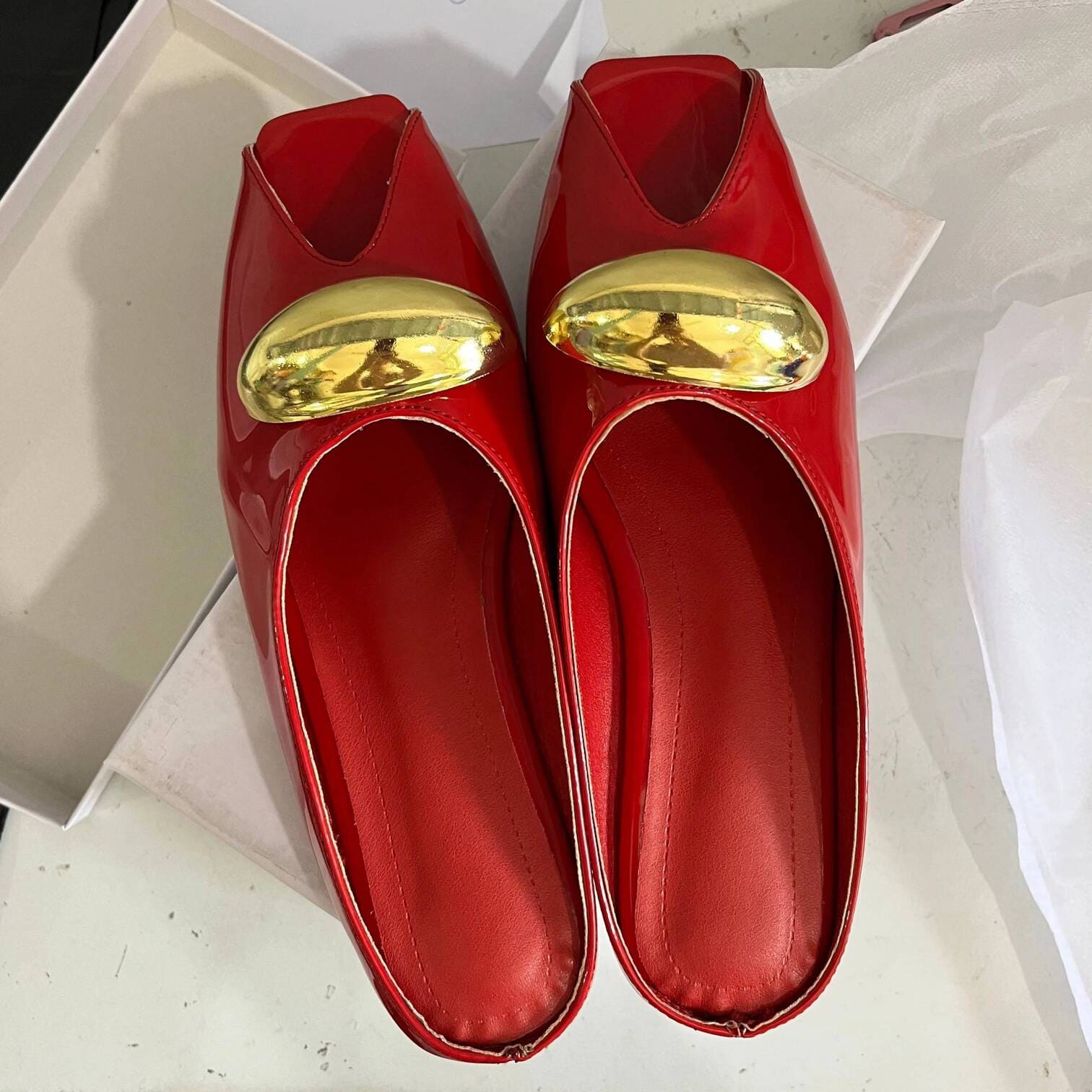 Red women's leather summer slippers with fish mouth design & metal buckle – chic flat mules from FTF Market UK
