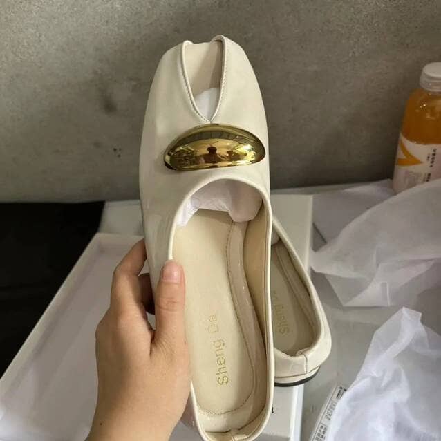 White women's leather summer slippers with fish mouth design & metal buckle – chic flat mules from FTF Market UK