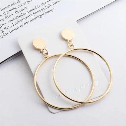 Korea Pearl Earrings 2025, round geometric statement earrings, vintage gold color, women's fashion jewelry, party accessories, gift.
Korea pearl earrings, round geometric earrings, vintage gold color, statement earrings, women's fashion jewelry, party accessories, gift, ftf fashion, mode ftf, FTF Market UK